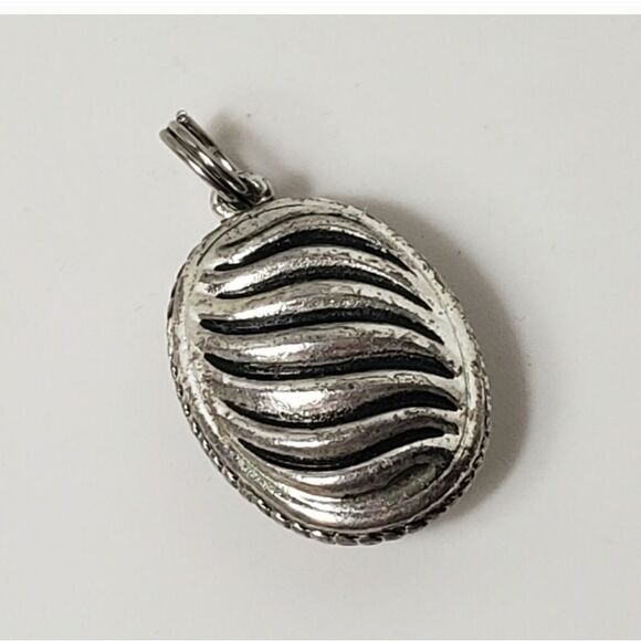 WHITE CAT"S EYE In Silver-tone Setting PENDANT ONLY - Picture 6 of 8